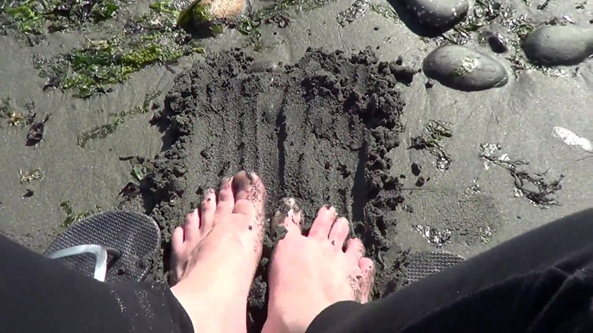 Dirty Sandy Beech Feet - TacAmateurs