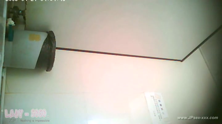 chinese girl go to toilet.21