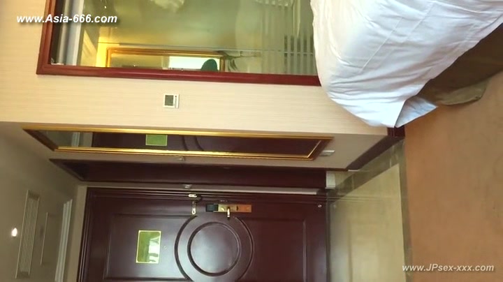 peeping chinese girls bathing.28