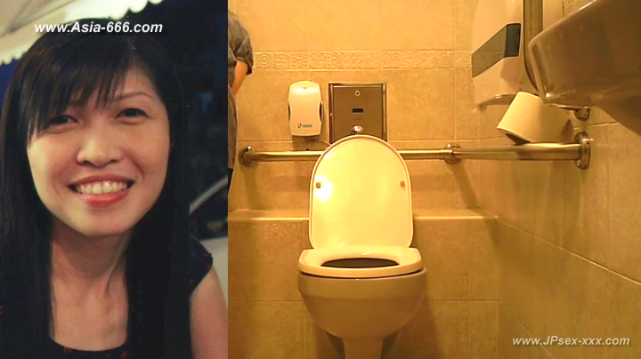 peeping taiwan girls go to toilet.3