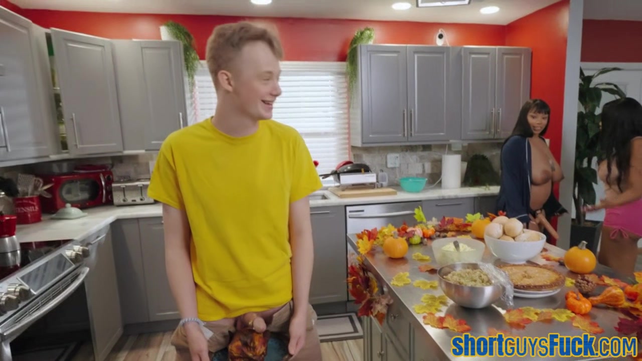 Short fellow fucks two nasty bitches in threesome fuck
