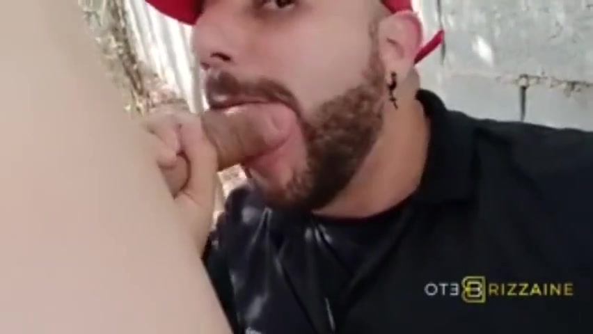 Me Cogieron En Un Sitio Publico