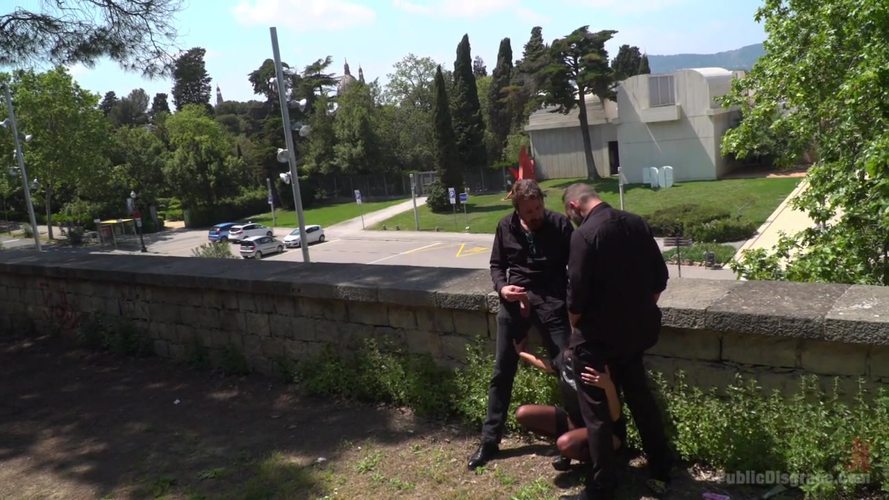 Spanish Slut Frida Sante Fucked Outdoors - PublicDisgrace