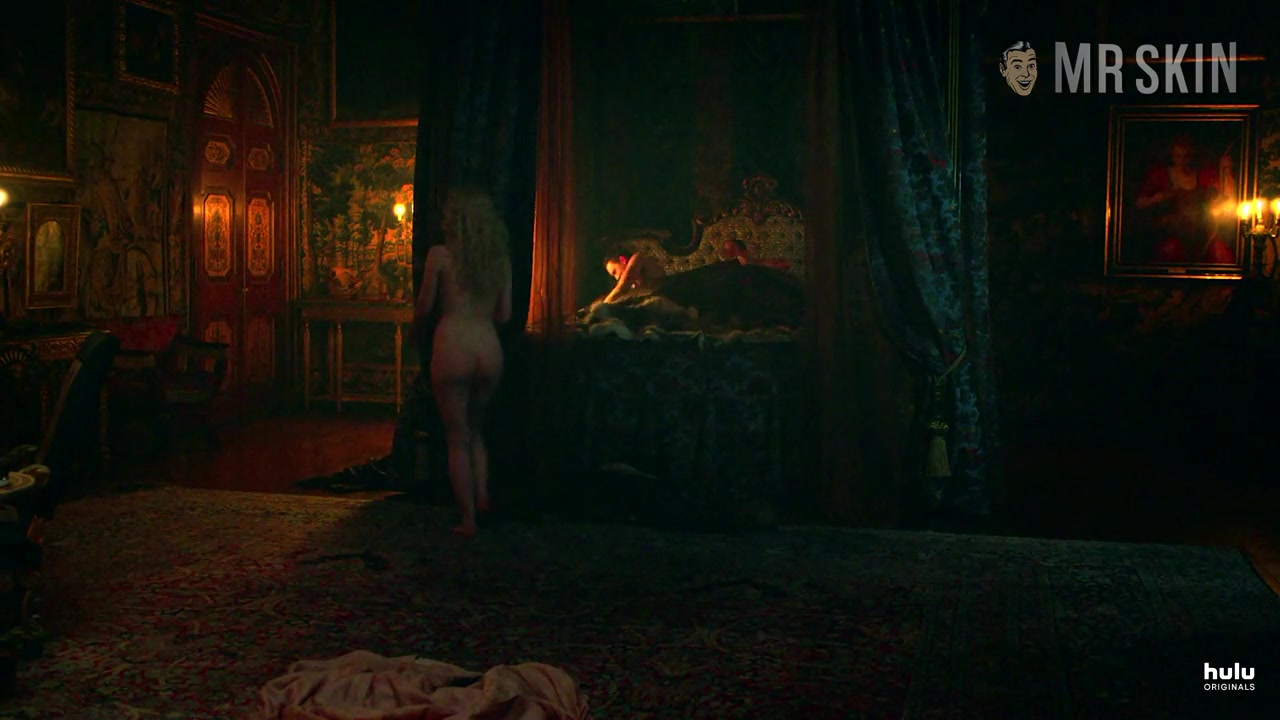 Elle Fanning's Amazing Ass & Tina Fey's Nip Slip - Mr.Skin