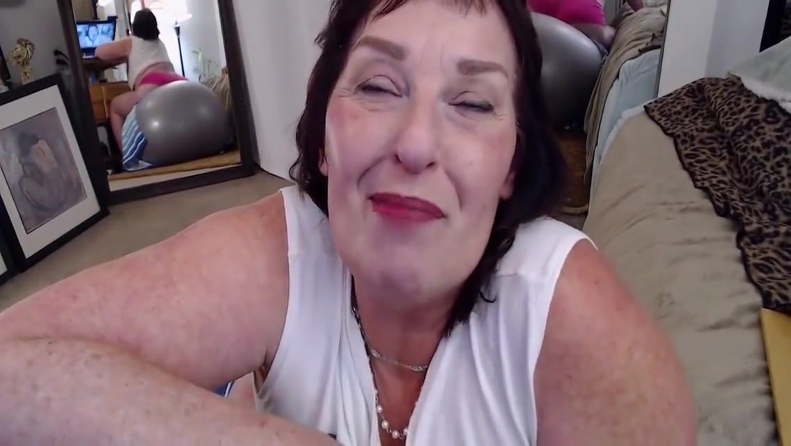 695 Sexy Girlfriend Dawnskye1962 Talks Her Imaginary Boyfriend Into Wearing Her Underwear 7 Min With Pretty Face
