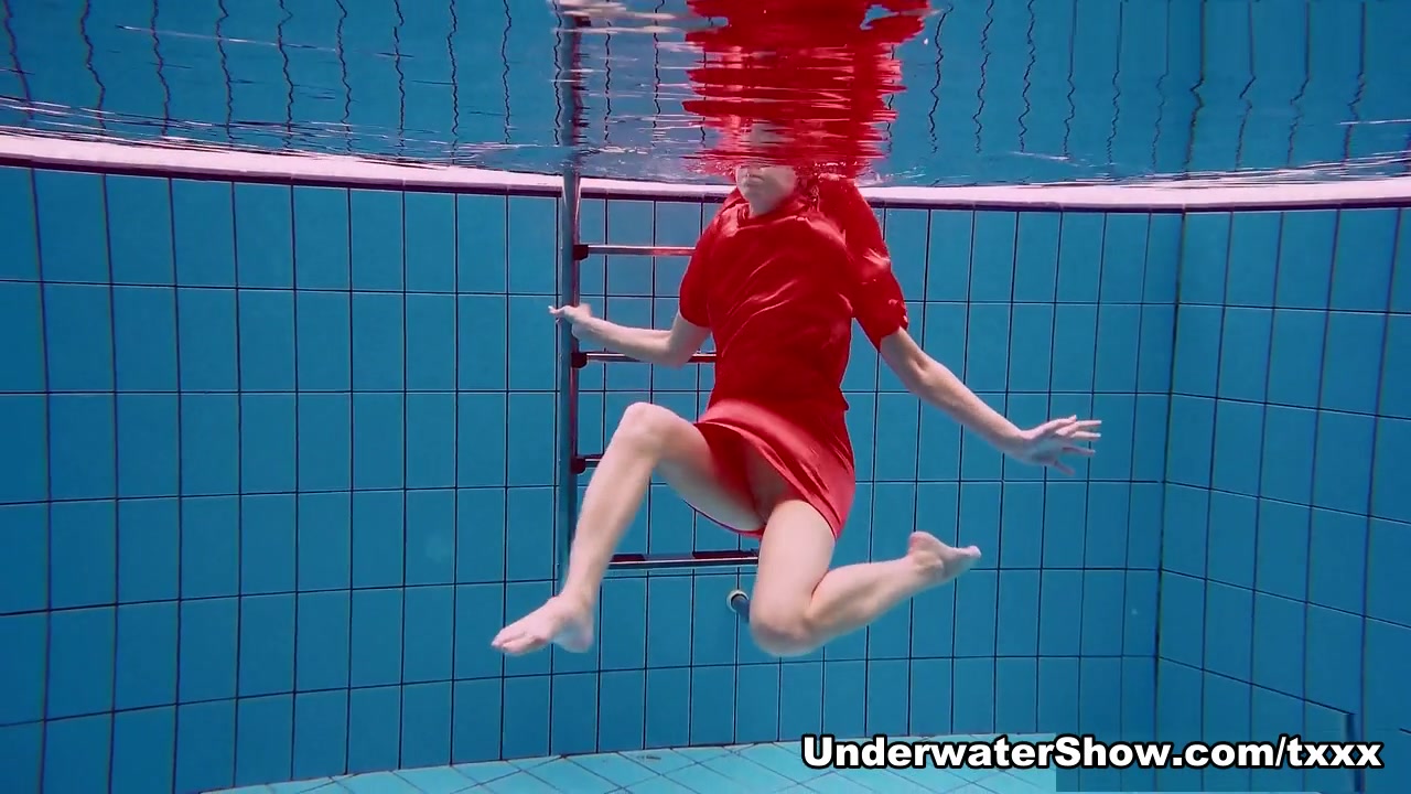 UnderwaterShow Video: Avenna