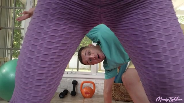 Stepmoms Hot Body Energizes Me - S1:E10 - Momlover