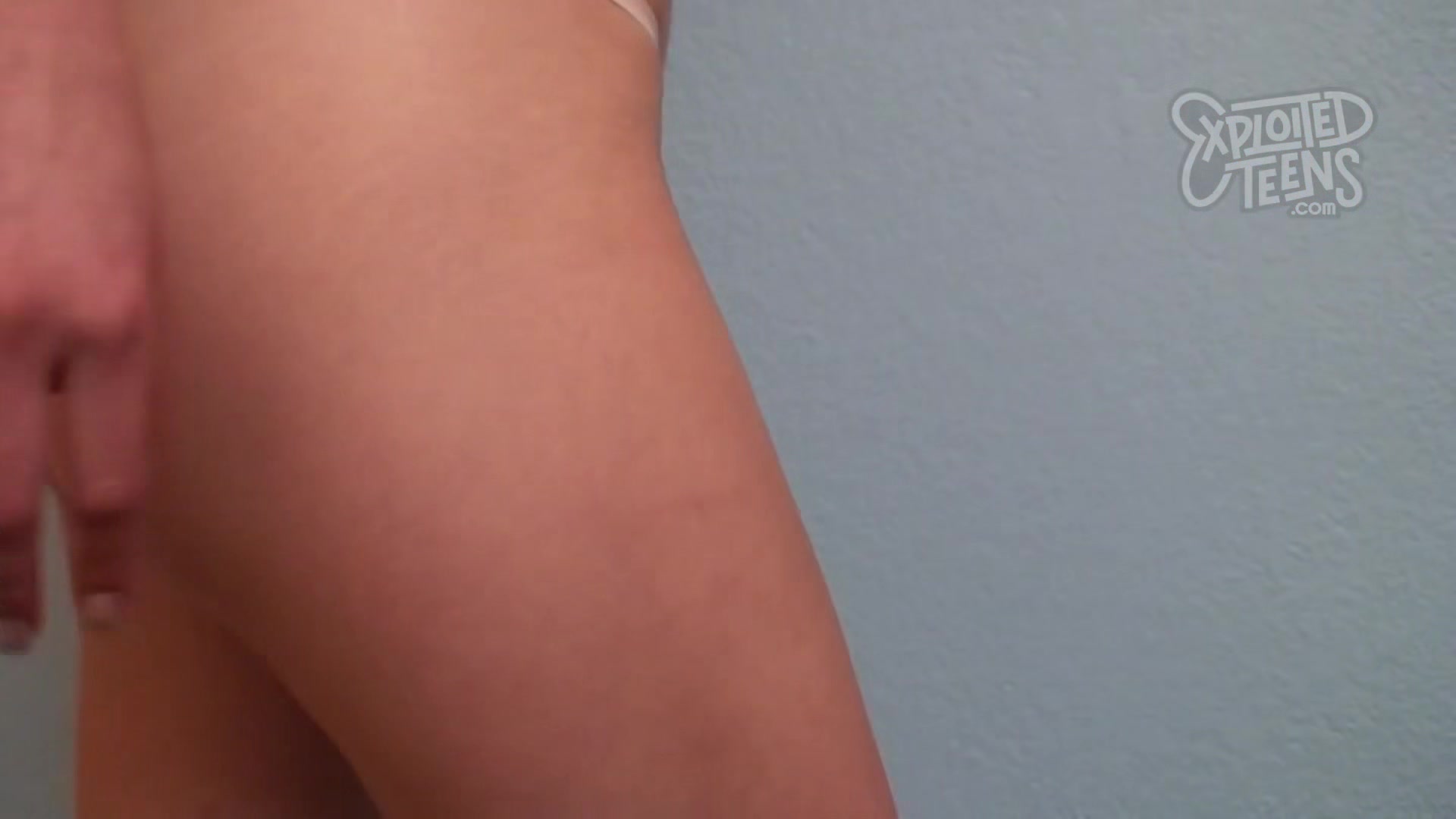 Skinny Gothic teen 18+ With Meaty Pussy lips