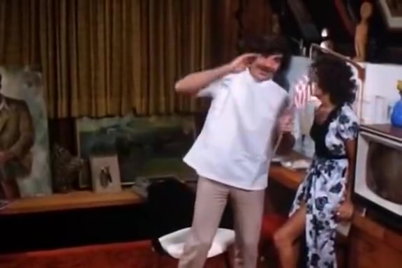 Linda Lovelace, Harry Reems in 70s porn brunette gives deep blow job to a doctor
