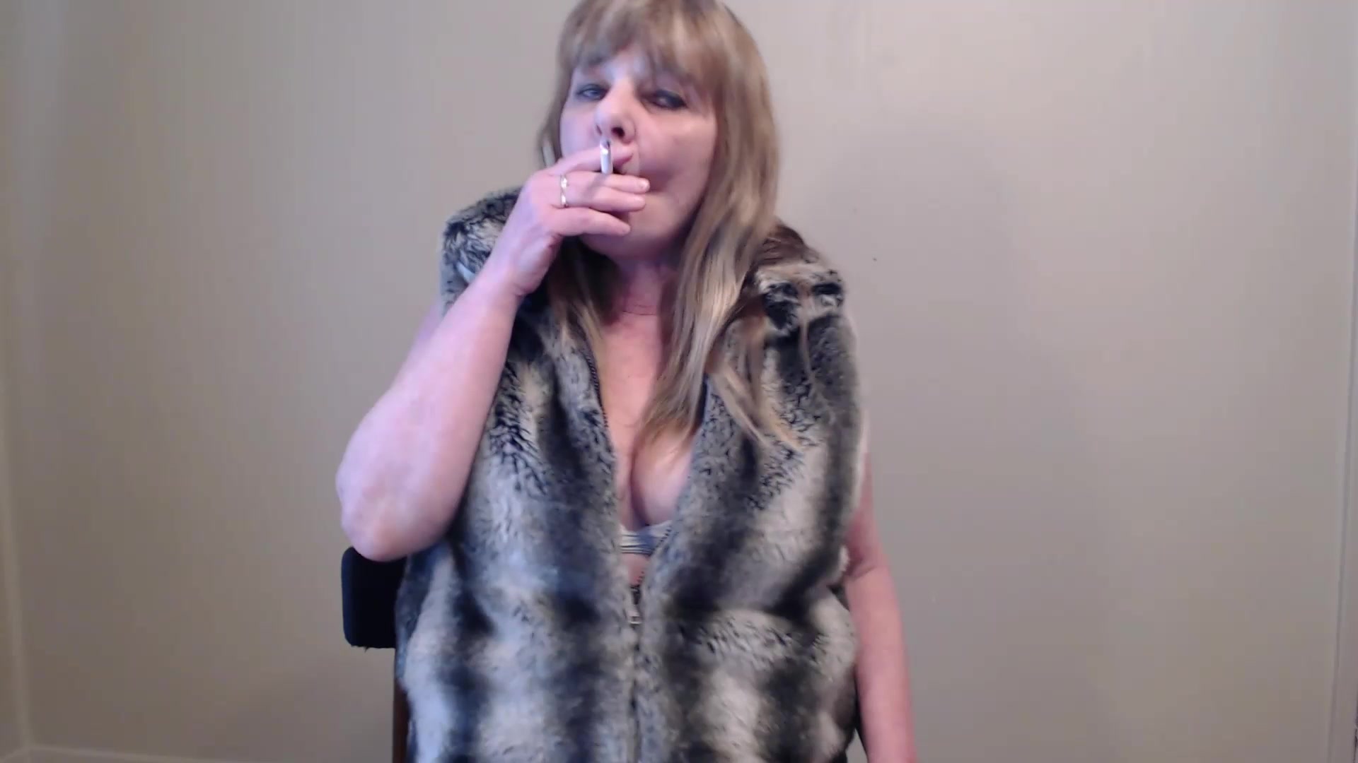 Smoking In A Fur Coat - TacAmateurs