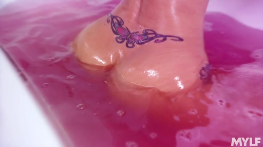 Sexy MILF Fucking Scene - MYLF