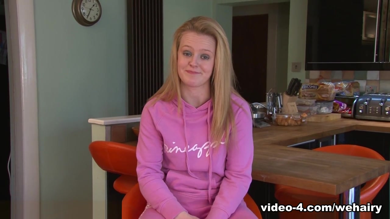 Laura Kaye talks about being a hairy girl - WeAreHairy