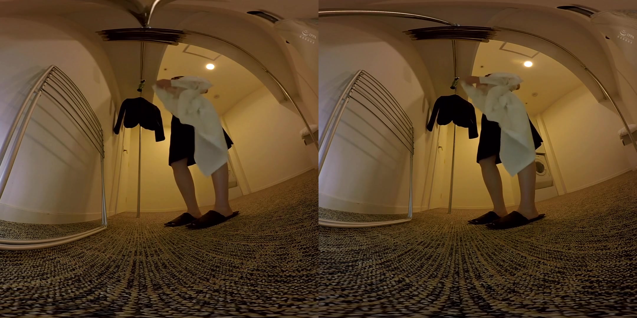 Sneaking In to the Girl's Only Hotel and Spying on the Masturbating OL; peeping Japanese JAV fingering masturbation