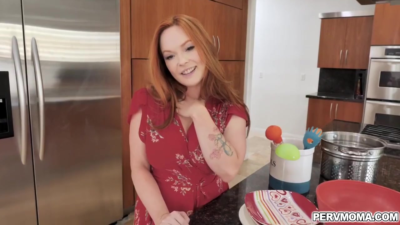 Supportive Milf Gave Stepson A Blowjob - Summer Hart