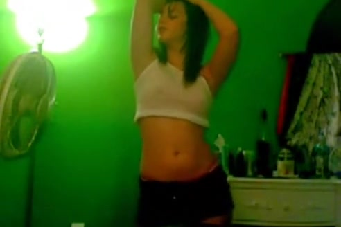 I think that awesome girls need to dance only naked