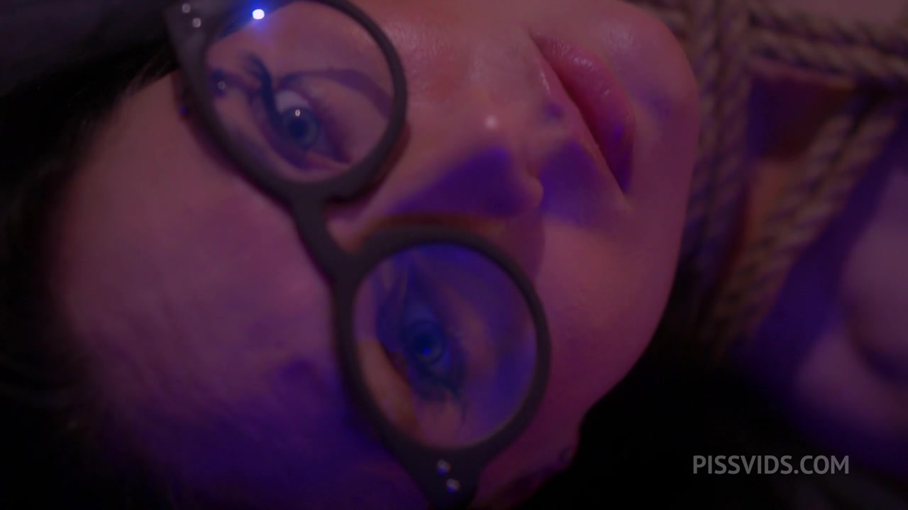 Kinky male piss his girl's and fucks in ass her, and she gets cum in mouth. - PissVids