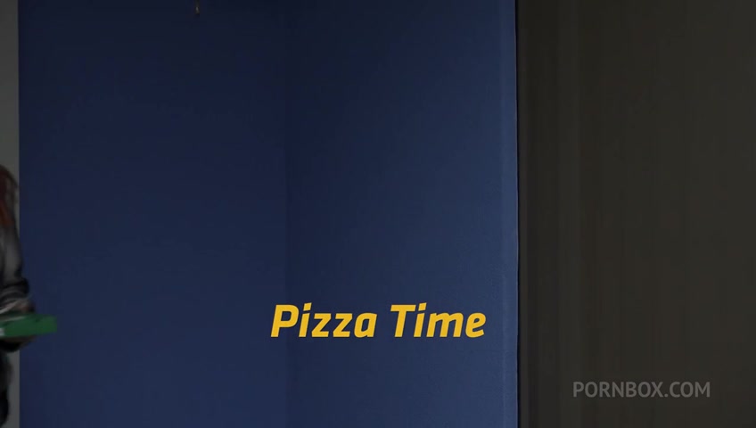 Pissy Pizza Time with Kattie Gold,Vinna Reed by VIPissy - PissVids