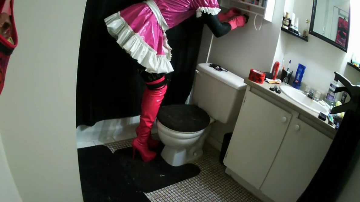 Sissy Sluts Toilet Troubles