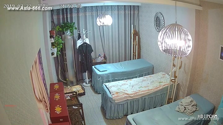 Hackers use the camera to remote monitoring of a lover's home life.375