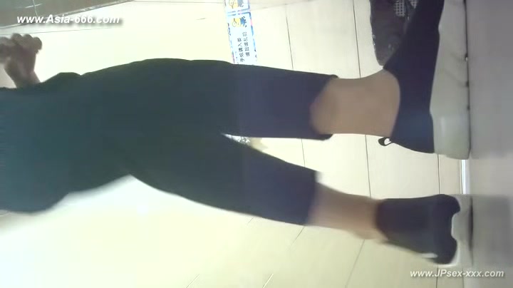 chinese girls go to toilet.152