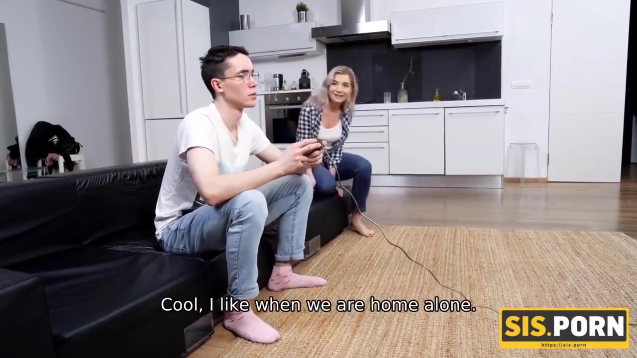 Blonde Bombshell - Seduces Nerdy Stepbro For Steamy Encounter