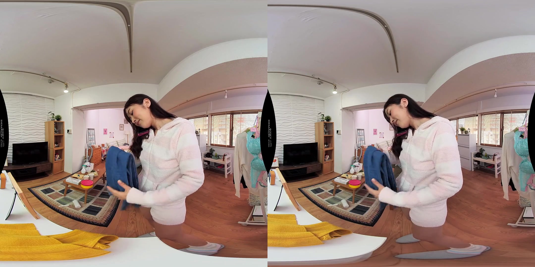 Fly on the Wall in a Girl' House VR - Asian Hardcore