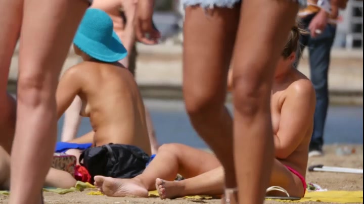 MILF Beach - BeachJerk
