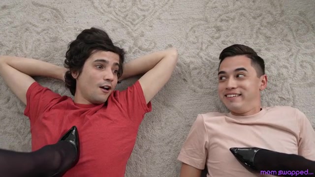 We Swap Our Busty Vampire Stepmoms - S2:E6 - Momlover