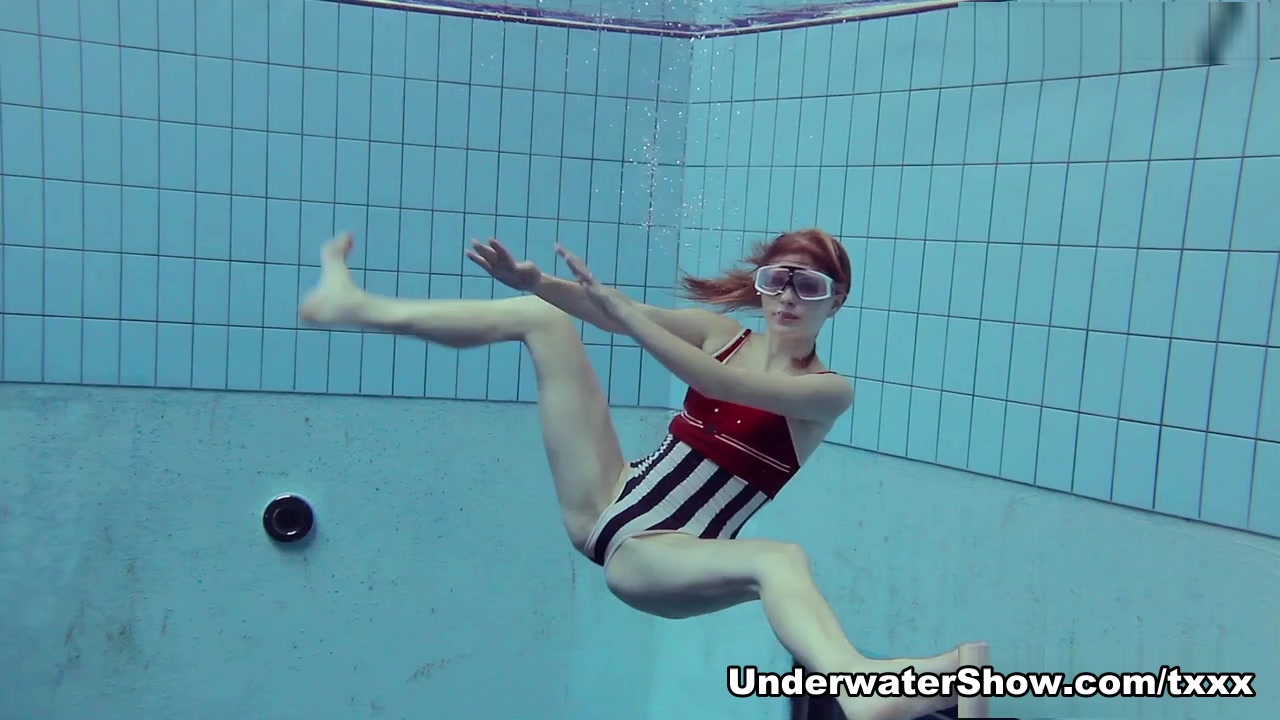 UnderwaterShow Video: Nastya
