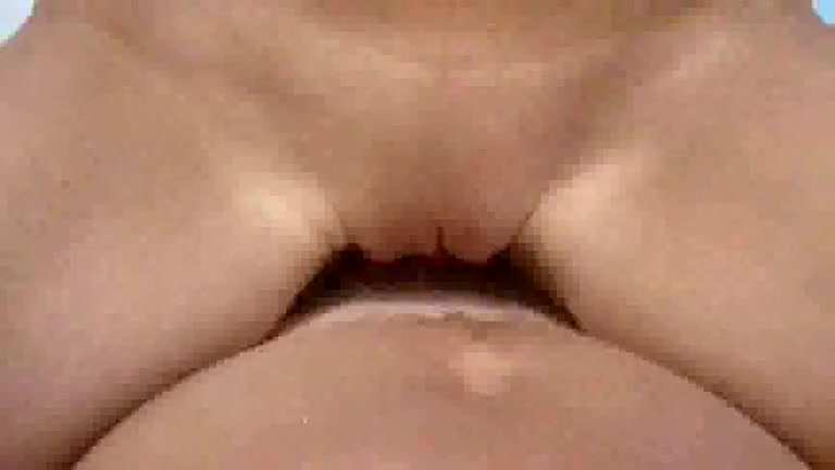 Young boomshell entertains his boyfriend with her tasty holes