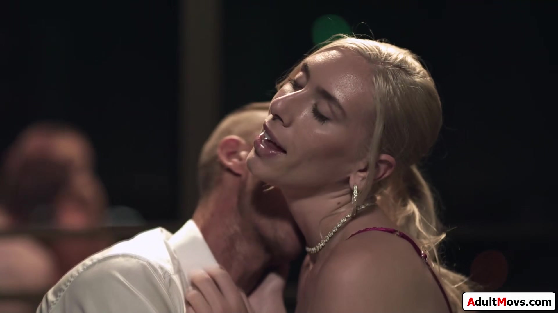 Boss cheats with younger blonde intern and licks her pussy