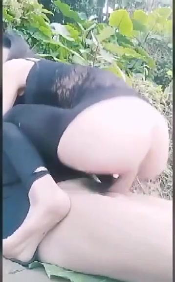 Thai college girl outdoor sex wth open legs
