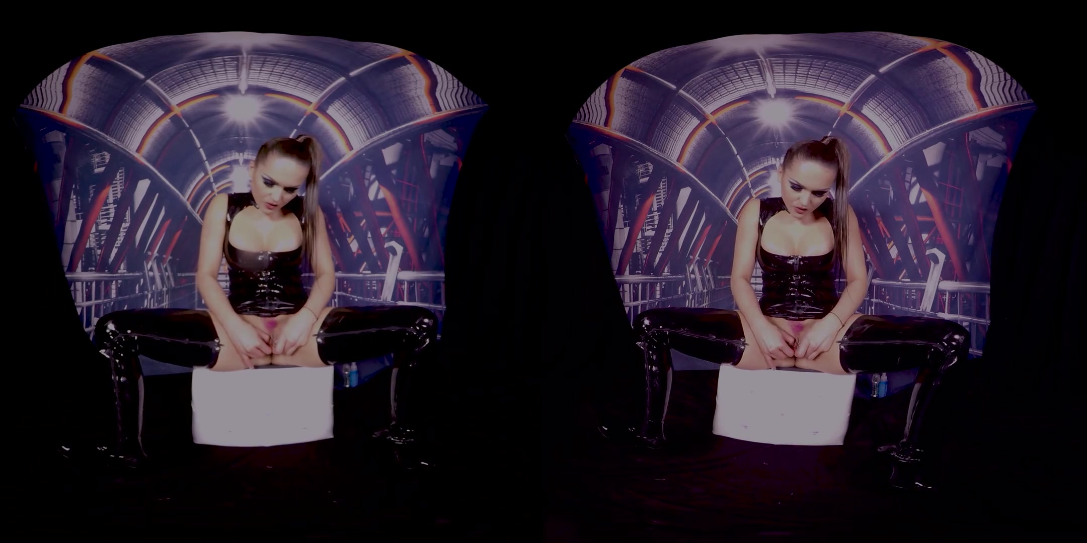 420 - Barbara Bieber; Pornstar Solo in Latex with a Toy