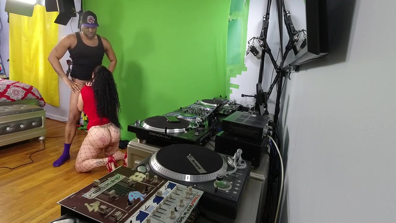 Queen Roguexxx 1 At Camera Angle #2) 4 Min