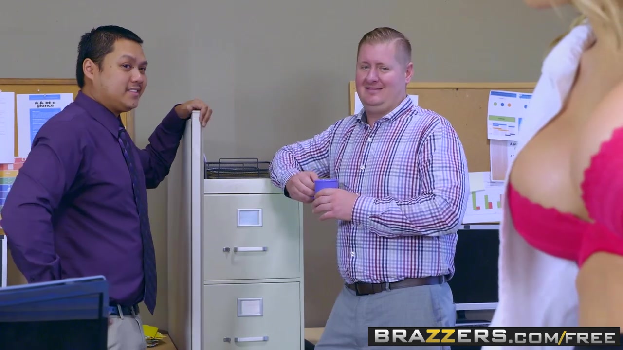 Brazzers - Big Tits at Work - Kagney Linn Kar
