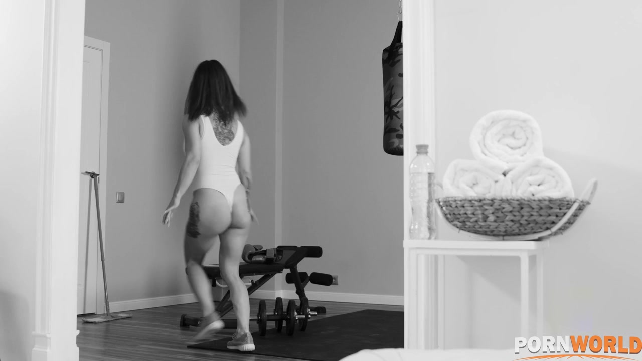 Fit Yoga Slut Leyla Mult DP'd by Stud Trainers GP2192 - AnalVids