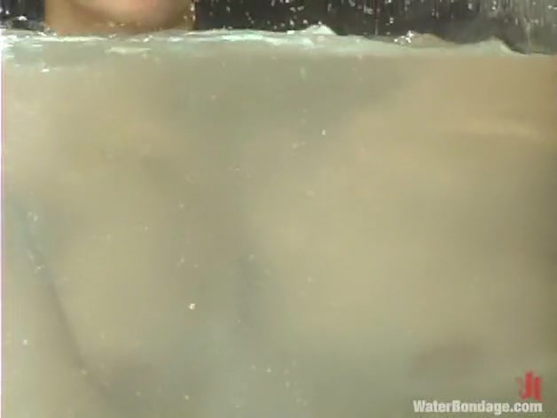 Maya in Waterbondage Video