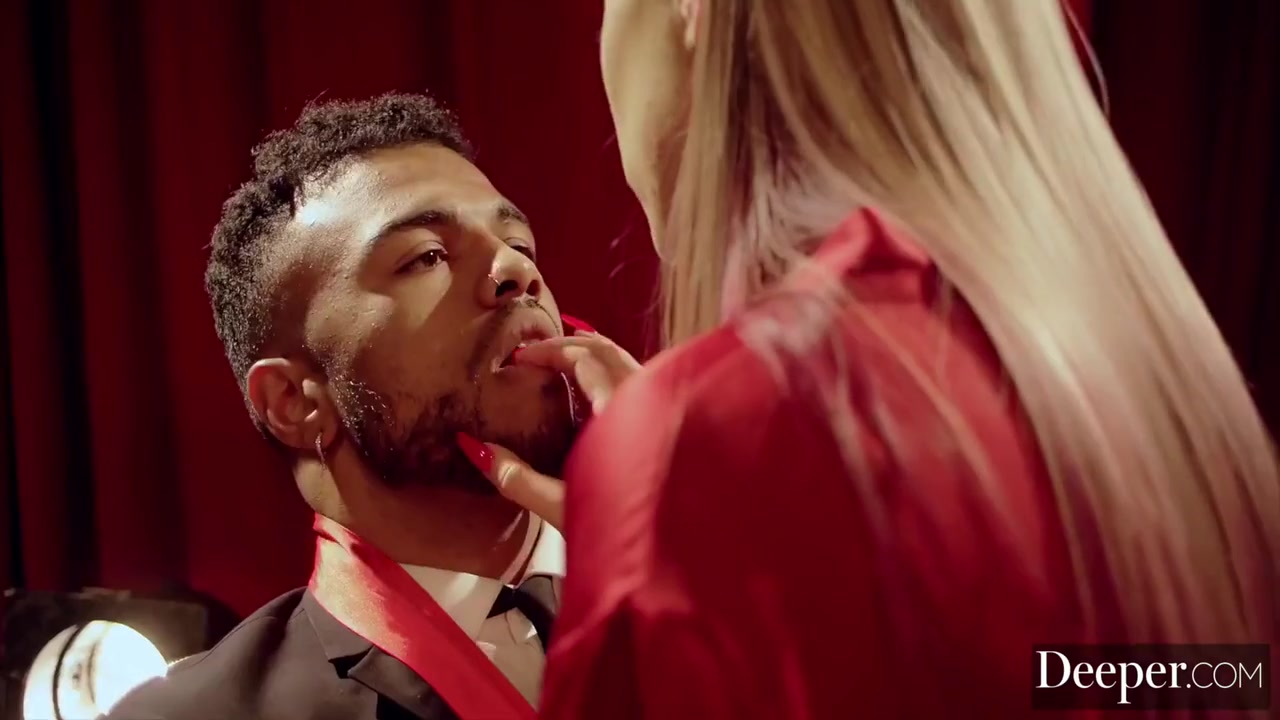Restless Babe Haley Plays A Twisted Game With Stranger