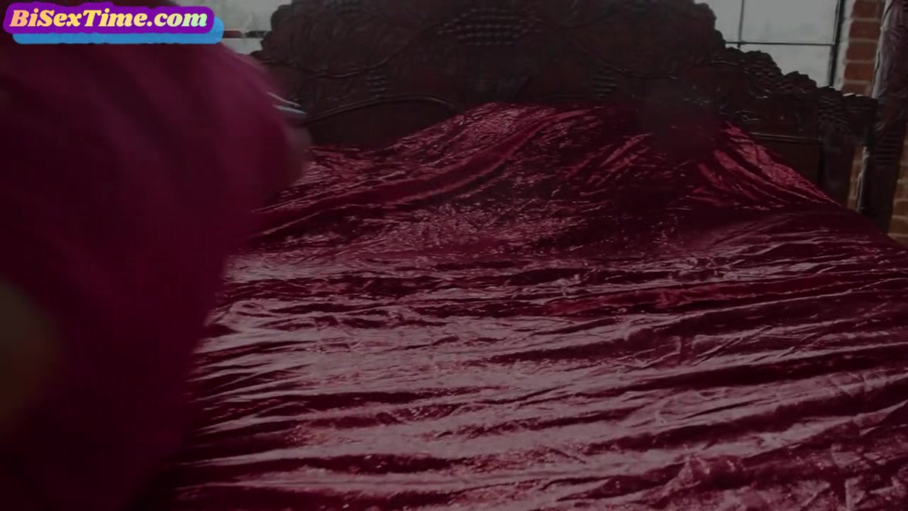 Bisexual bigass babe facesitting and cockriding in 3some