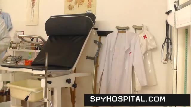 Cunt check-up caught on