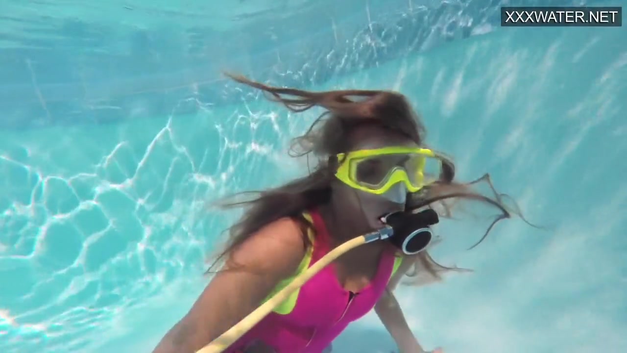 Cute teen 18+ Irina Poplavok Swims Naked Underwater