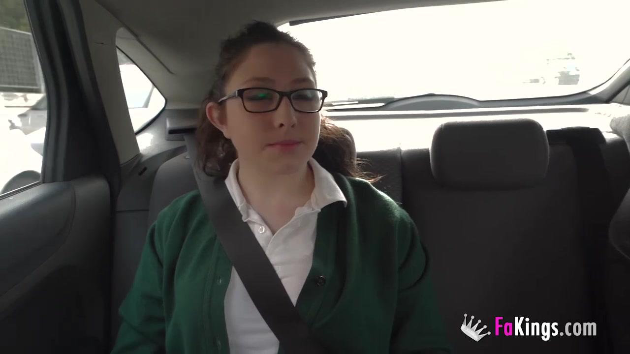 New ! She runs away from school