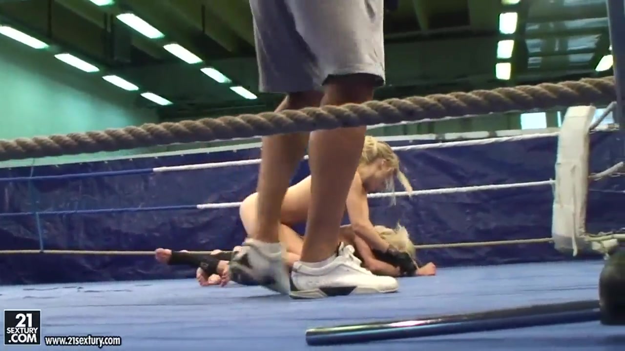 NudeFightClub with Laura Crystal, Michelle Moist