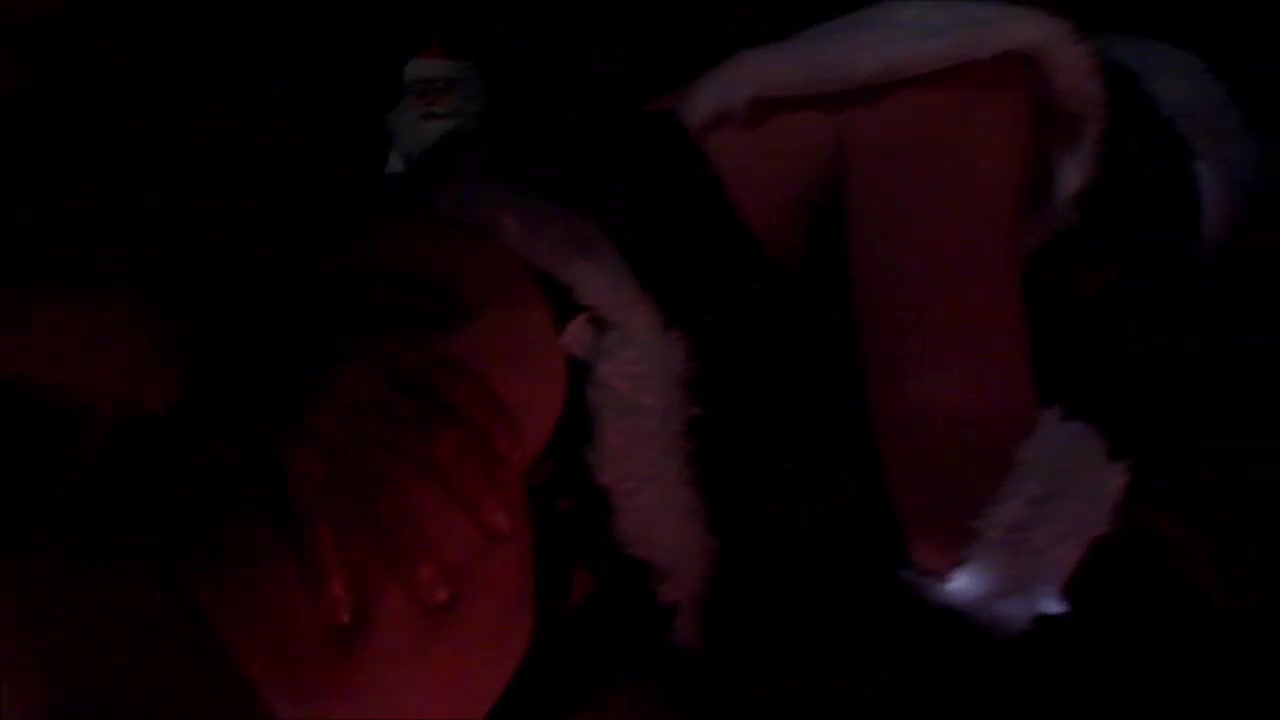 Mrs Santa Makes A Guys Xmas - TacAmateurs