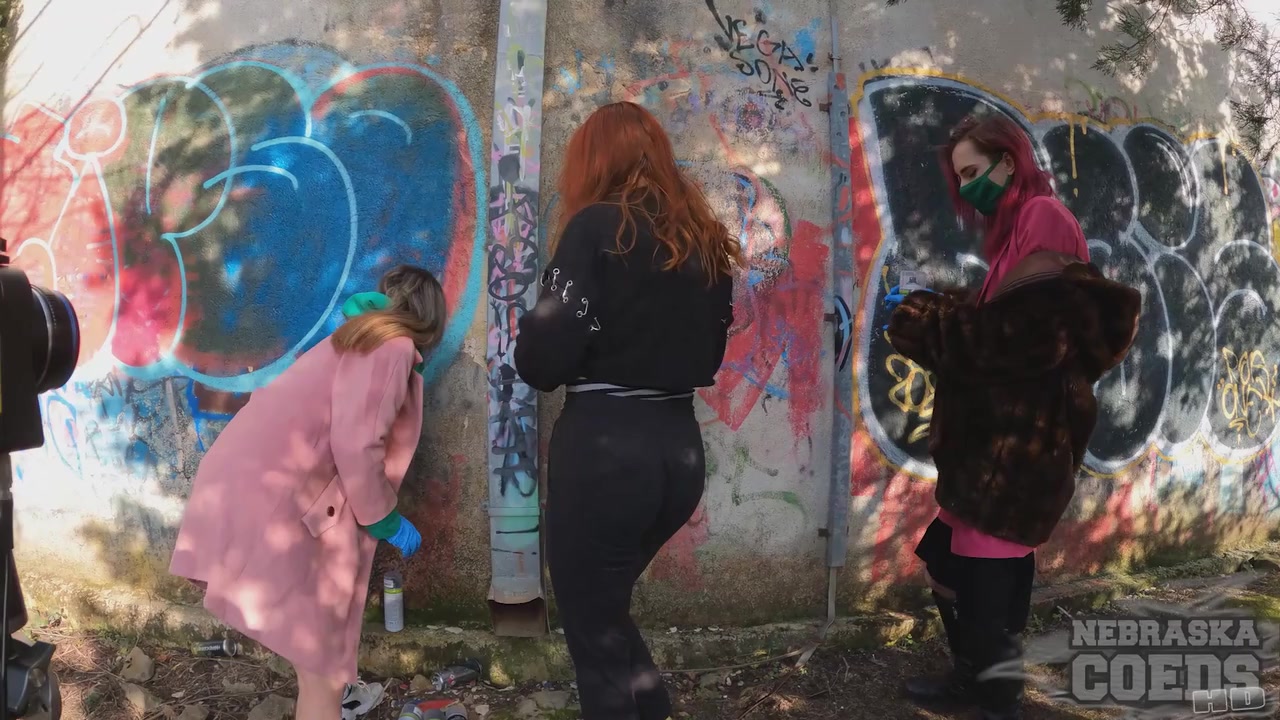 Spray Paint Graffiti Girls Cheri Josie Poppy Dancing And Tagging