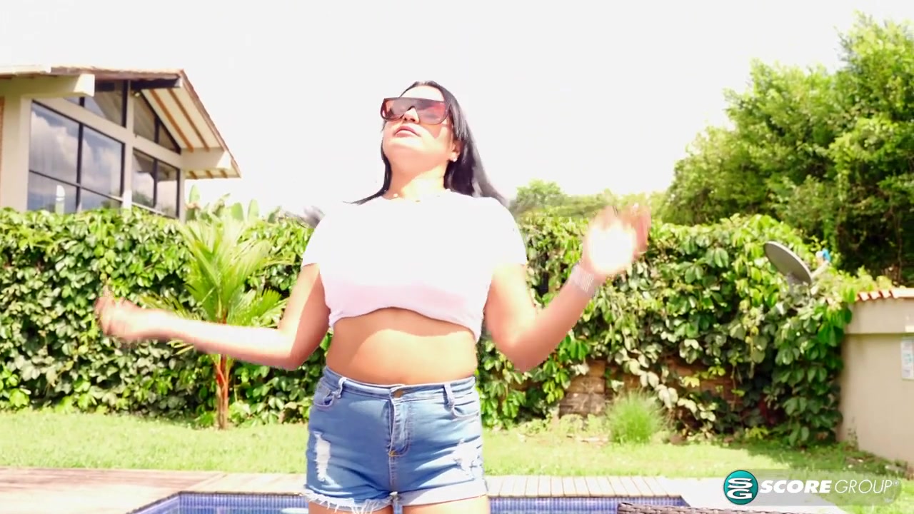 Kim Beltran: Tits in the Sun - Kim Beltran - Scoreland