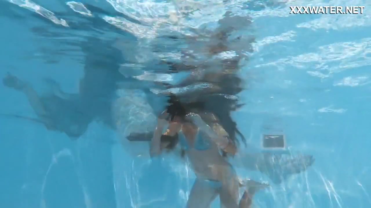 Sexy Naked Erotics With In The Pool - Lana Lelani