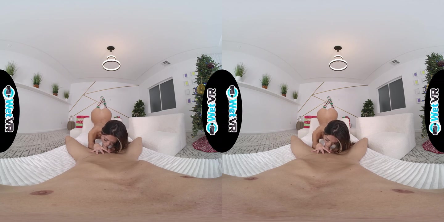 Vina Sky in VR Christmas - WetVR
