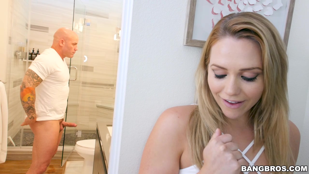 Horny Step Sister Ambushes Her Step Bro - AssParade