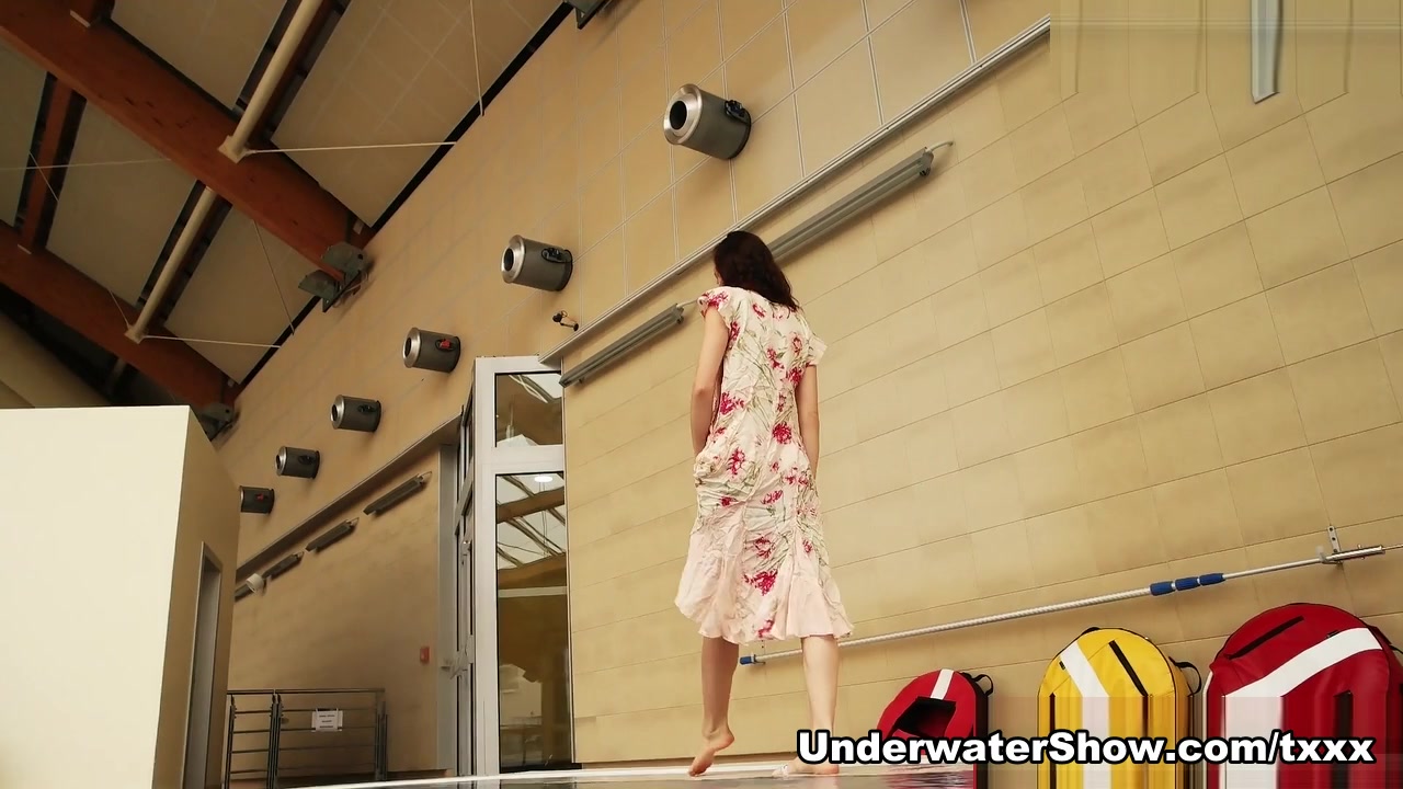 Martina Video - UnderwaterShow